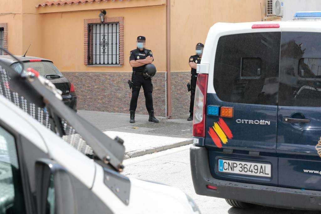 Nuevo despliegue de los agentes de la Policía Nacional en busca de drogas en la capital