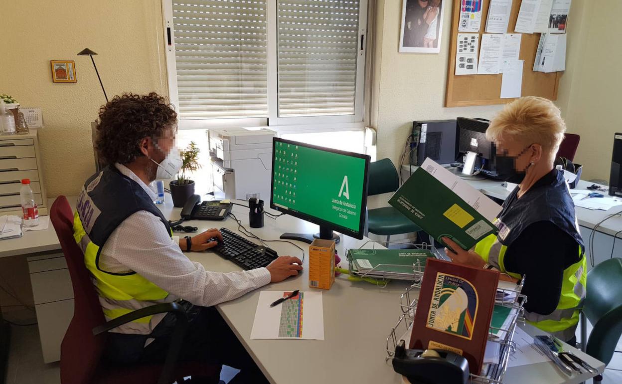 Agentes de la Unidad de Policía Nacional Adscrita a las Comunidad Autónoma de Andalucí. 