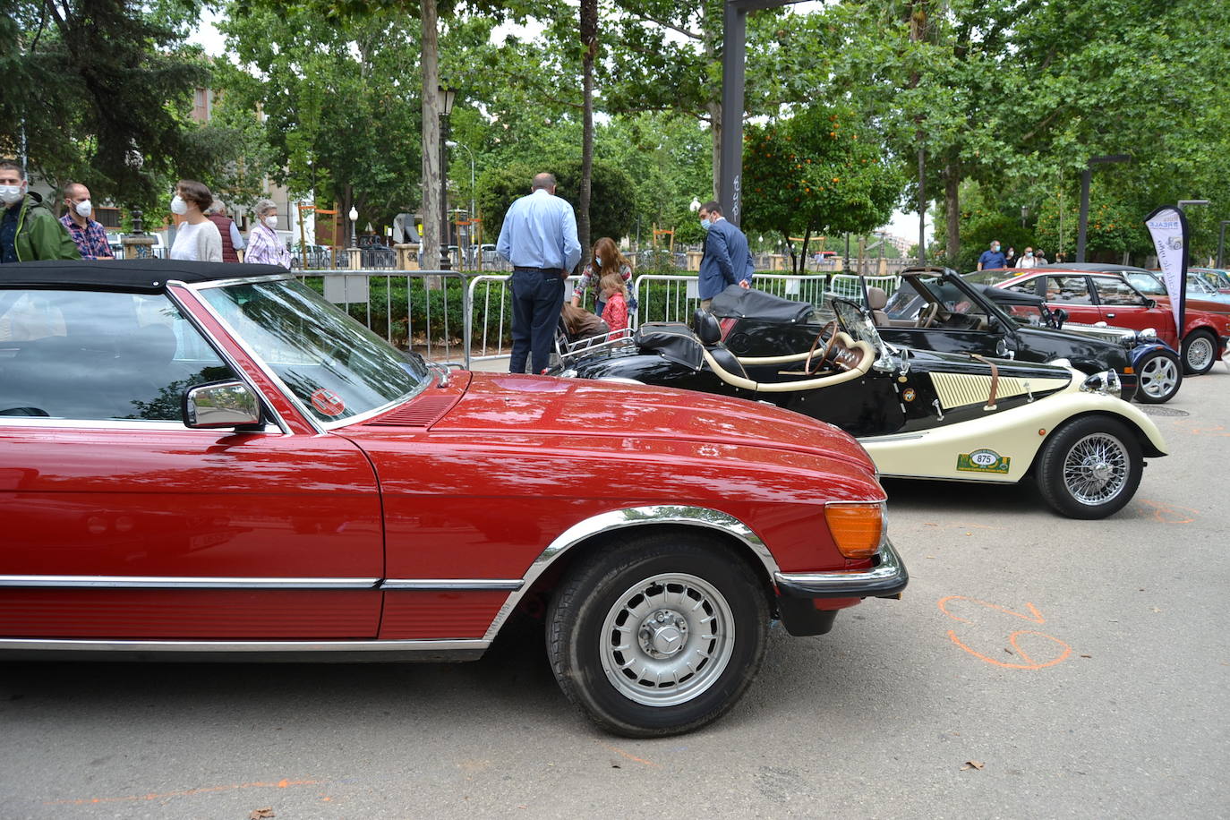 Hasta las 15 horas del domingo se podrán contemplar en el Paseo del Salón, los más de 70 vehículos del siglo pasado participantes en la XVII Ruta Reale.