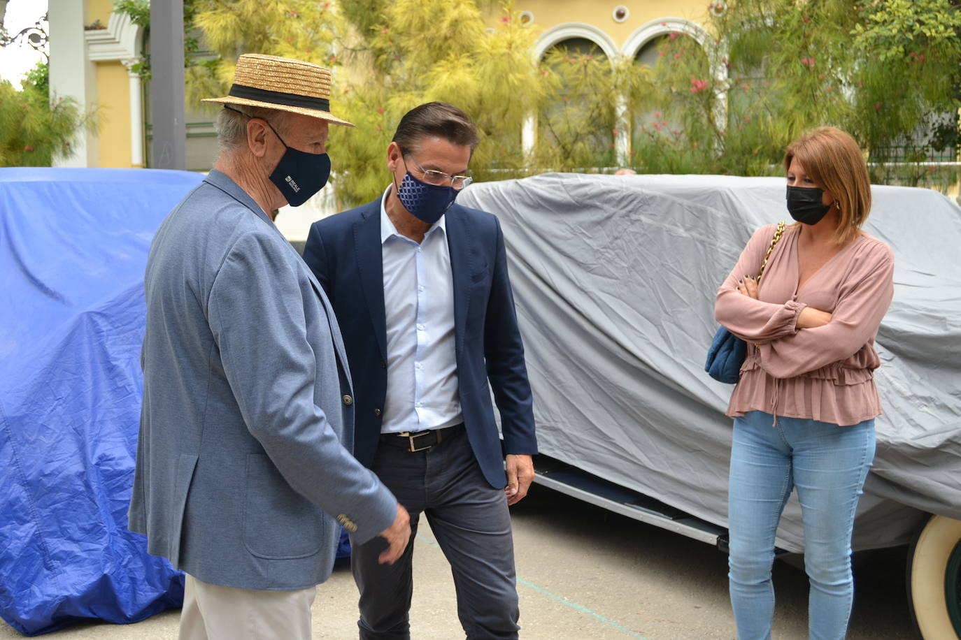 Hasta las 15 horas del domingo se podrán contemplar en el Paseo del Salón, los más de 70 vehículos del siglo pasado participantes en la XVII Ruta Reale.