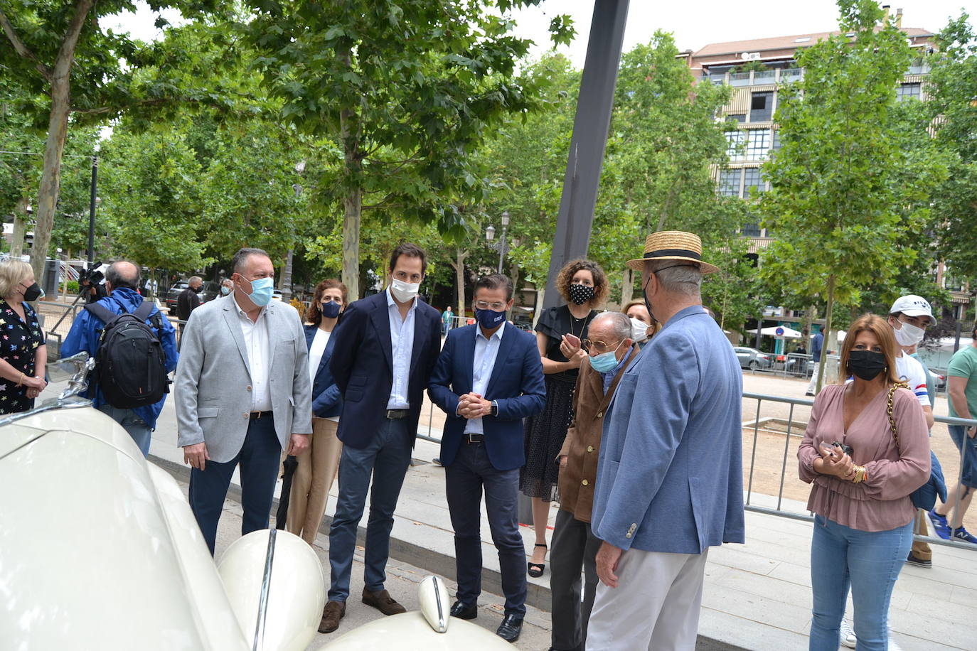 Hasta las 15 horas del domingo se podrán contemplar en el Paseo del Salón, los más de 70 vehículos del siglo pasado participantes en la XVII Ruta Reale.