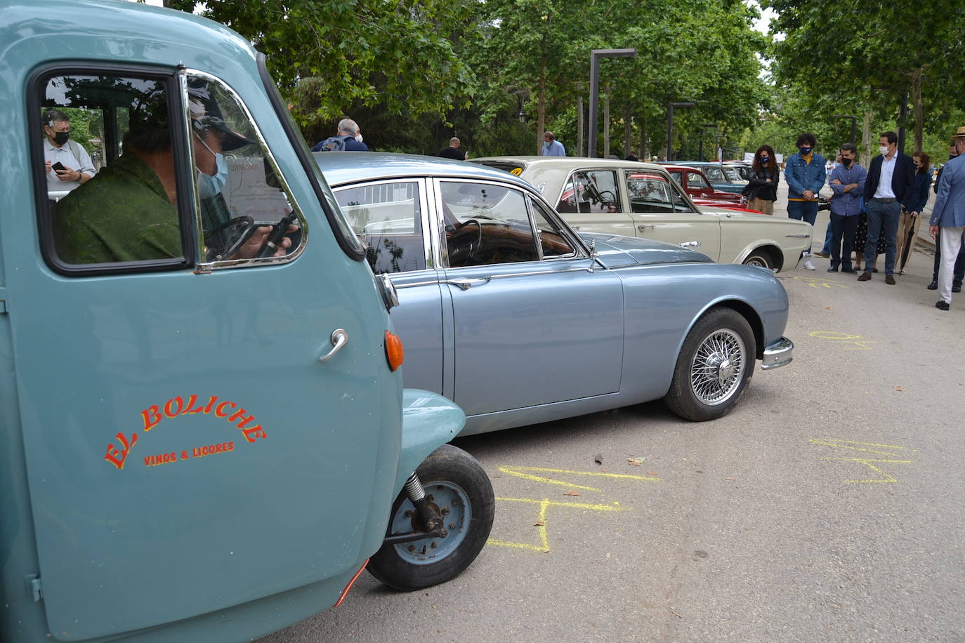 Hasta las 15 horas del domingo se podrán contemplar en el Paseo del Salón, los más de 70 vehículos del siglo pasado participantes en la XVII Ruta Reale.