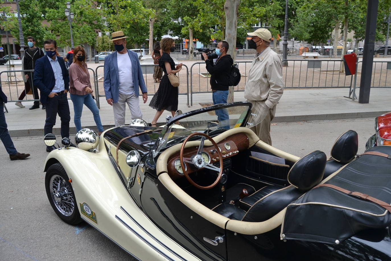 Hasta las 15 horas del domingo se podrán contemplar en el Paseo del Salón, los más de 70 vehículos del siglo pasado participantes en la XVII Ruta Reale.