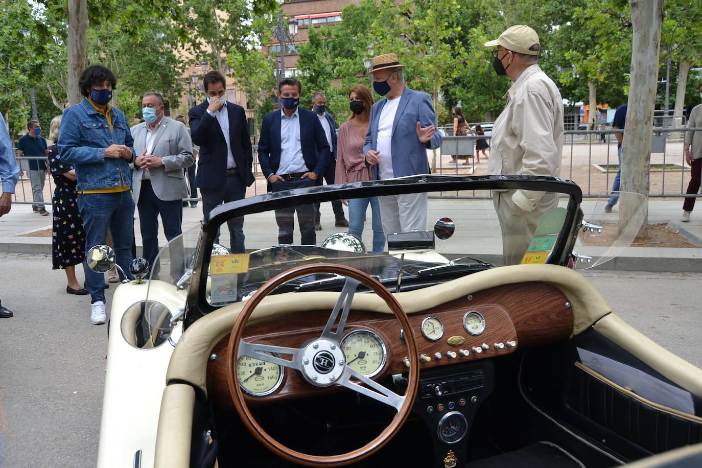 Hasta las 15 horas del domingo se podrán contemplar en el Paseo del Salón, los más de 70 vehículos del siglo pasado participantes en la XVII Ruta Reale.
