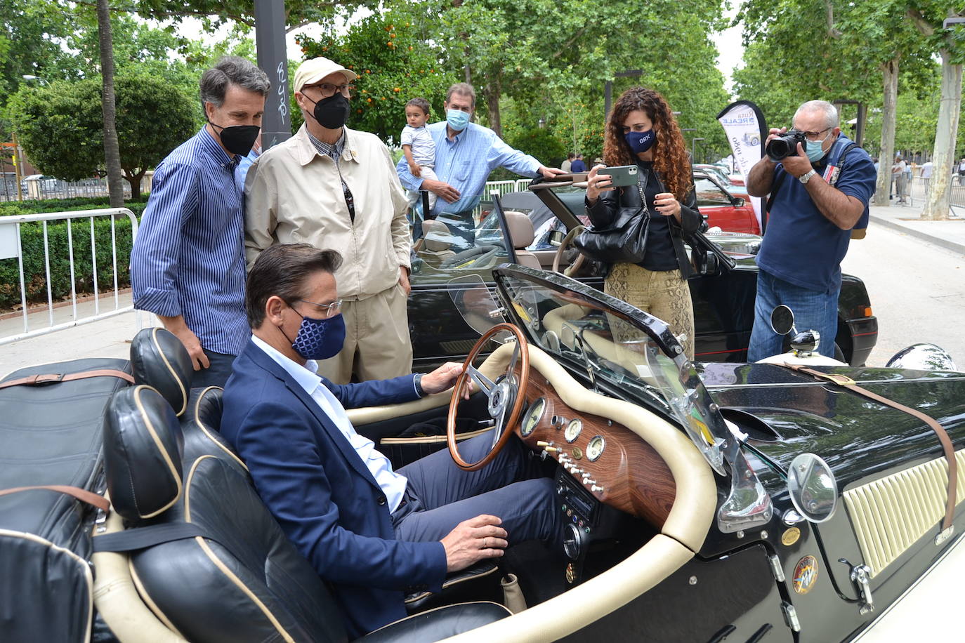 Hasta las 15 horas del domingo se podrán contemplar en el Paseo del Salón, los más de 70 vehículos del siglo pasado participantes en la XVII Ruta Reale.