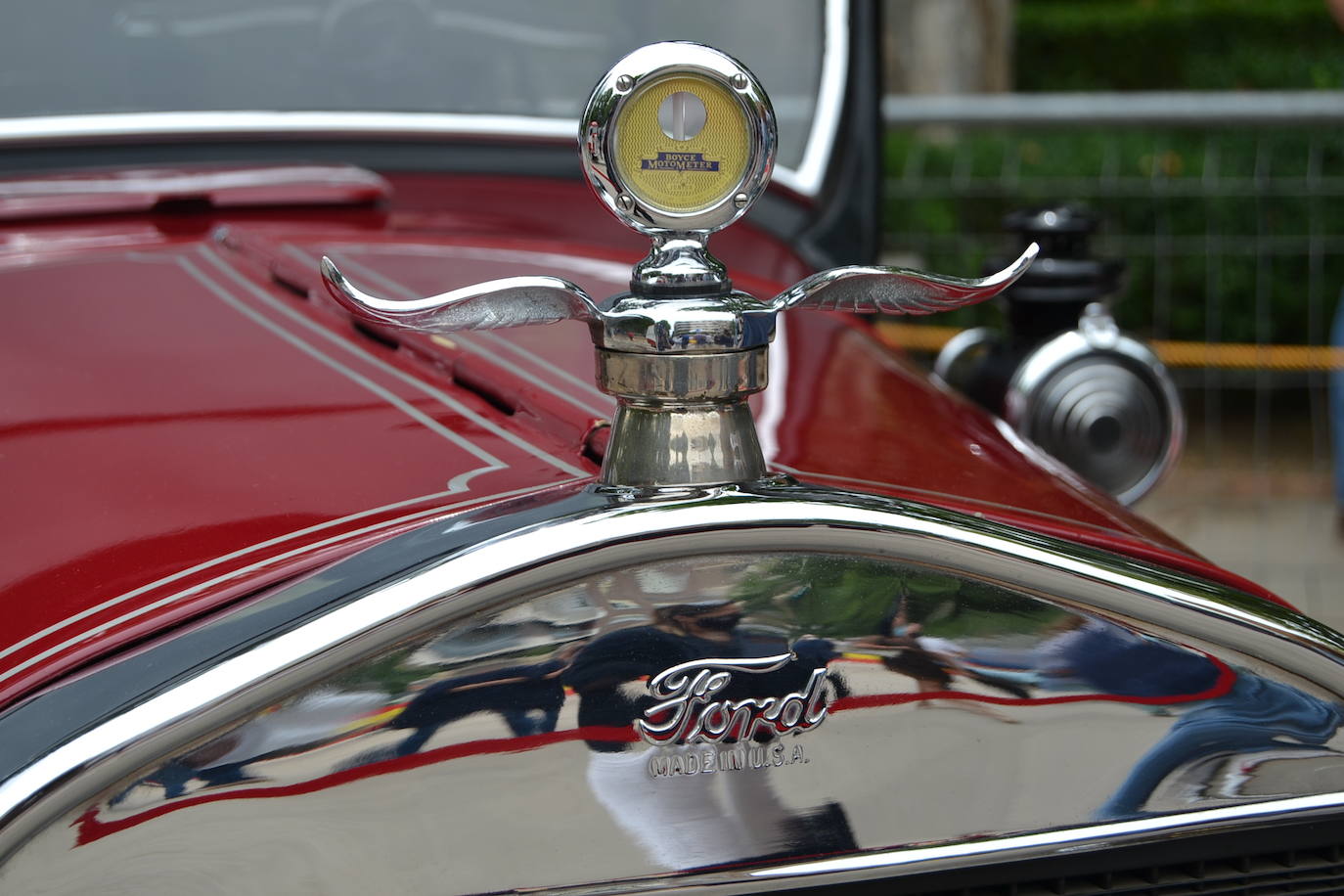 Hasta las 15 horas del domingo se podrán contemplar en el Paseo del Salón, los más de 70 vehículos del siglo pasado participantes en la XVII Ruta Reale.