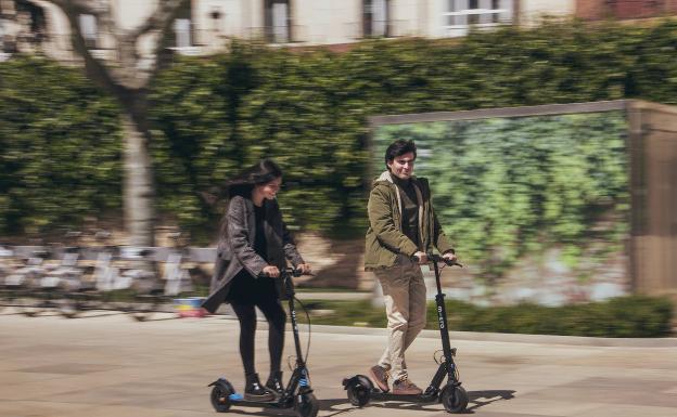 Cómo hacer que dure más la batería de los patinetes eléctricos