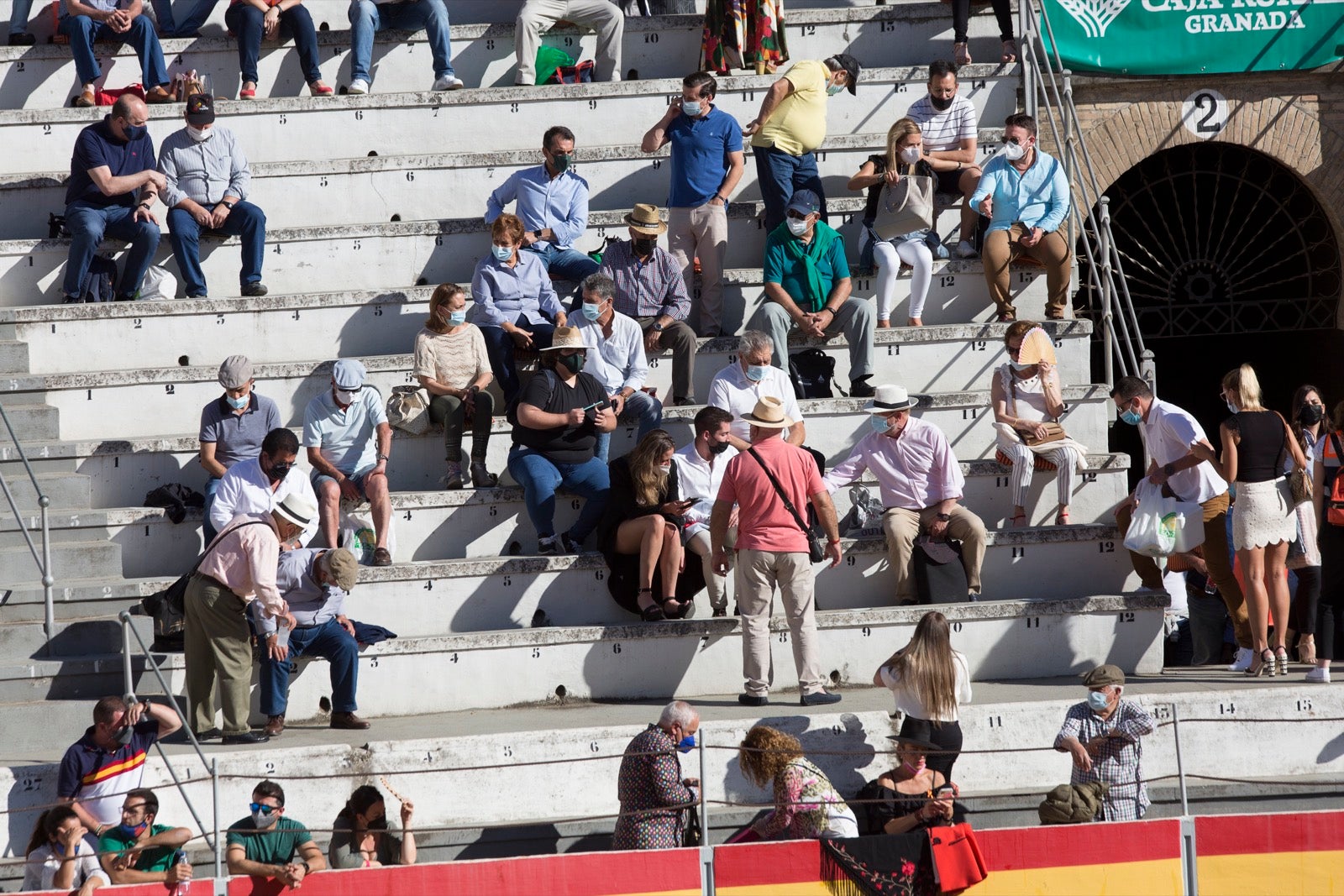 Fotos: Búscate en los tendidos de la Monumental de Frascuelo