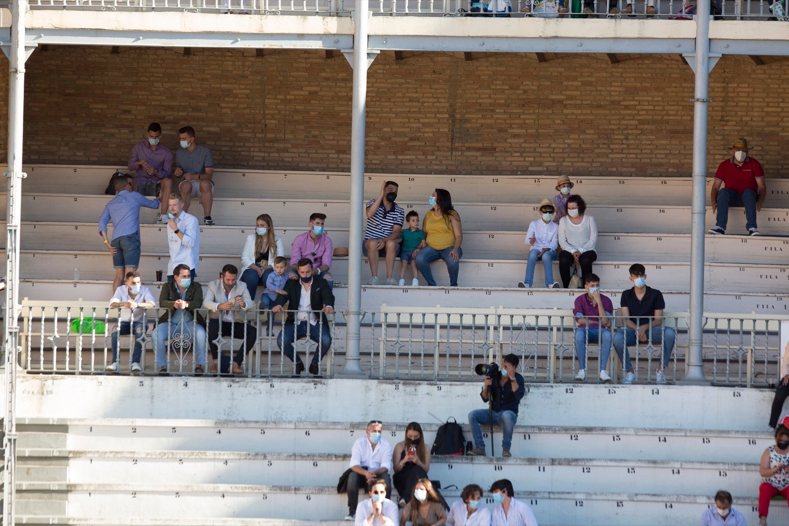 Fotos: Búscate en los tendidos de la Monumental de Frascuelo