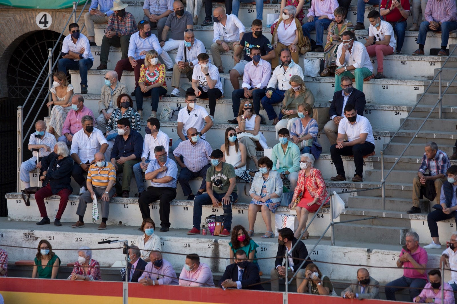 Fotos: Búscate en los tendidos de la Monumental de Frascuelo