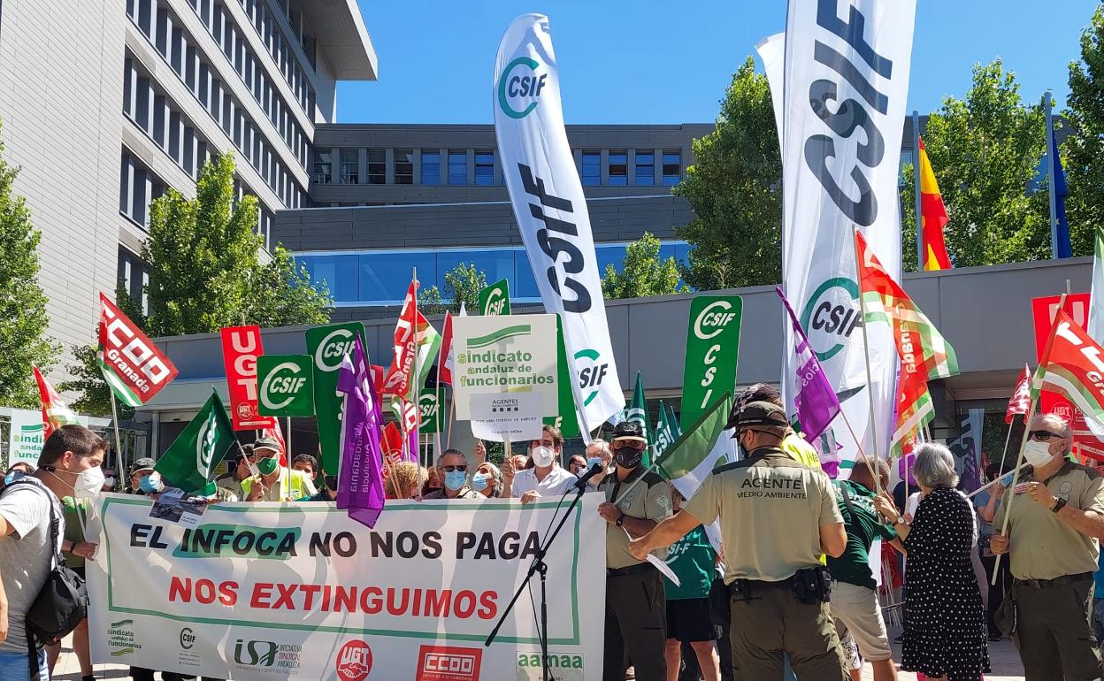 Concentración por los derechos laborales de los agentes de medio ambiente y celadores forestales