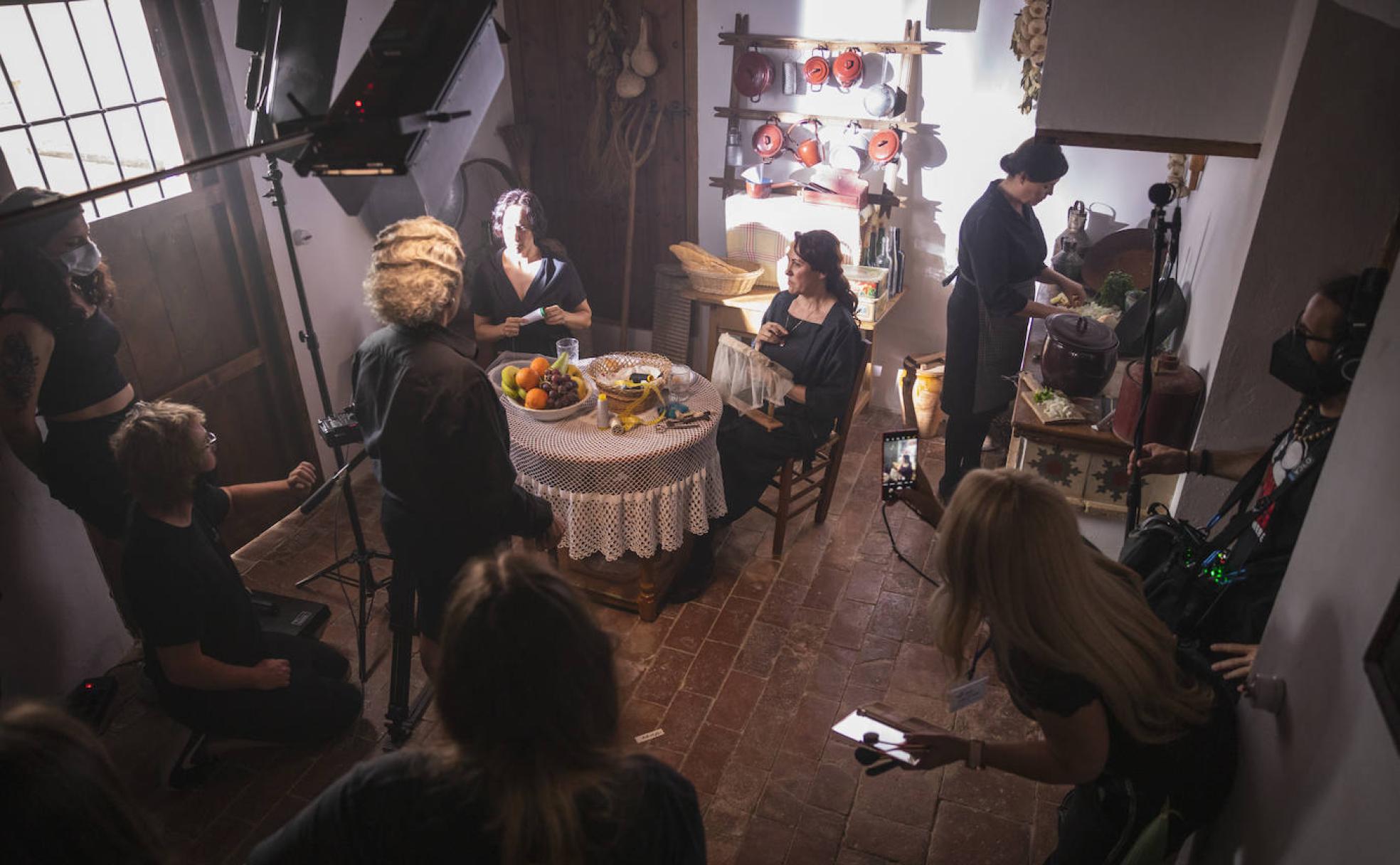 Momento del rodaje del cortometraje, en la casa familiar de Lorca, en Valderrubio. 