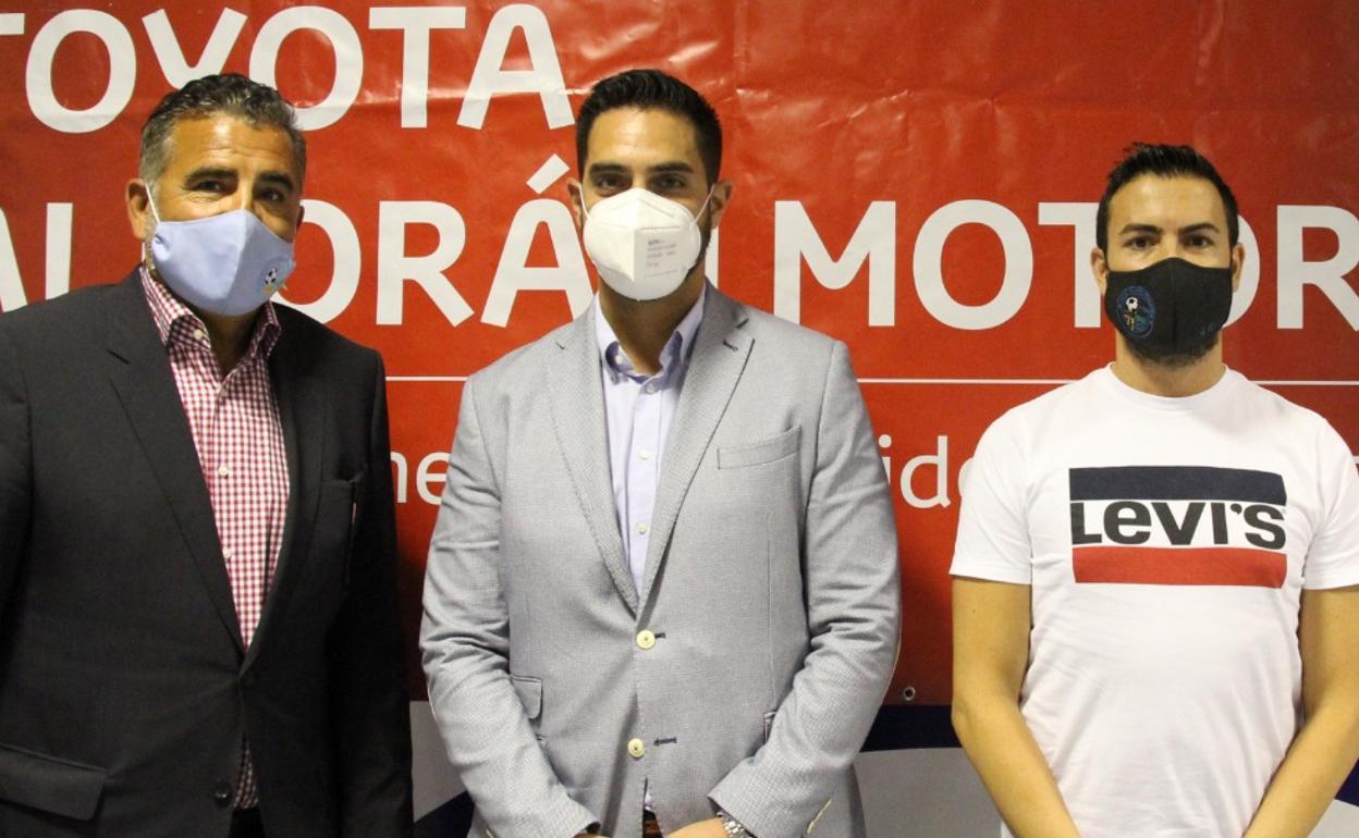 Alejandro Bouza, Francisco Segura y Javi Fernández, en la presentación del acto.