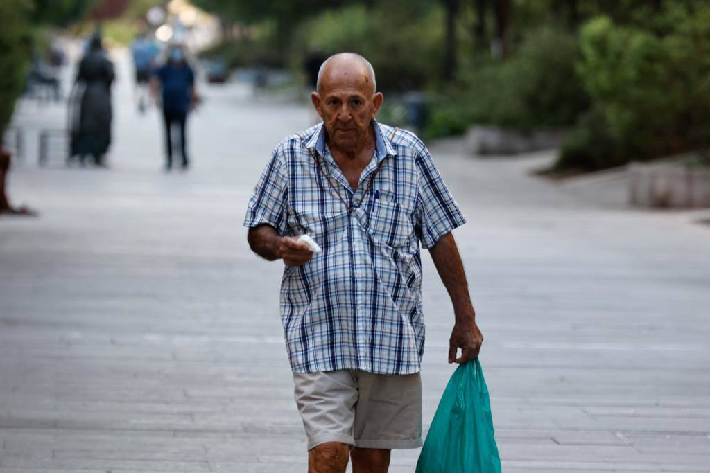 Desde primera hora de la mañana, ya se ha dejado notar el fin de esta norma, aunque son muchos los que han decidido seguir usándola