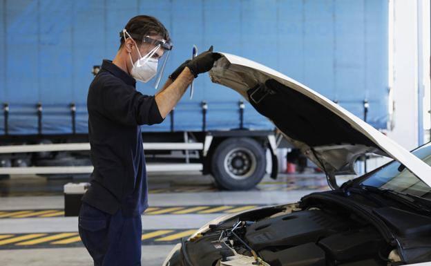 La ITV advierte de la multa de 500 euros que puede caer a la mitad de coches españoles este verano 