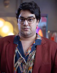 Imagen secundaria 2 - Arriba, Gabriel Sánchez, junto a Miguel Rellán; debajo, junto a Candela Peña, y el actor Carlos González.