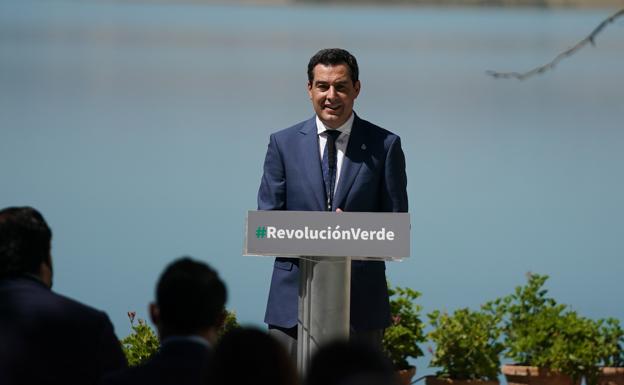 Moreno pide prudencia a los andaluces a dos días de anunciar las nuevas medidas