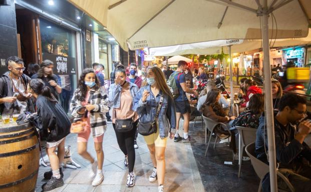 Ambiente de bares en Granada.