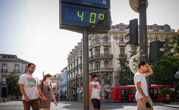 Granada con 42,4 grados sufre la temperatura más alta este domingo en toda Andalucía