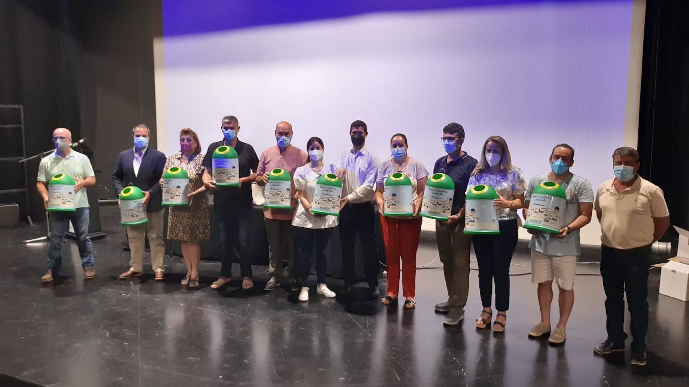 Representantes públicos de los municipios de la Costa que competirán en la edicion del Movimiento Banderas Verdes. 