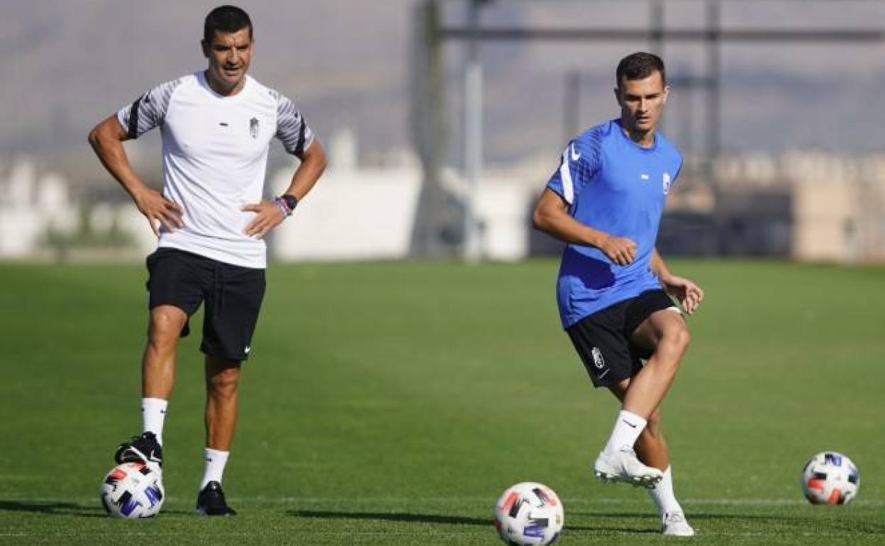 El Recreativo Granada de Rubén Torrecilla echó a andar esta semana. 
