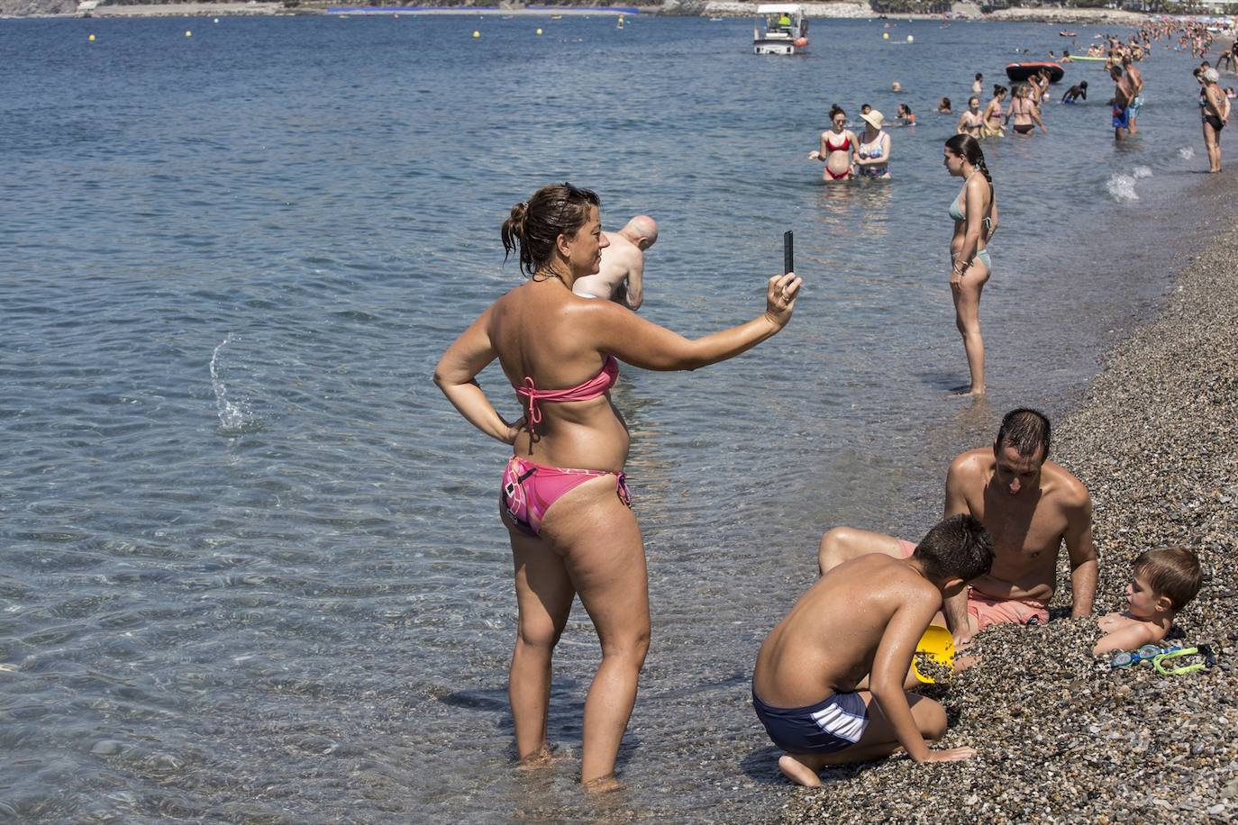 El litoral granadino se encuenta a mediados de julio con un ambiente estupendo y con unas cifras de ocupación esperanzadoras