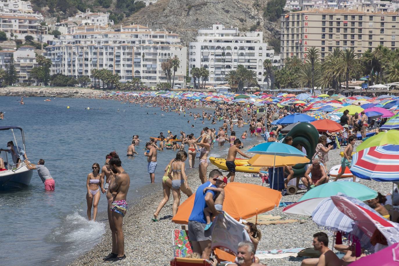 El litoral granadino se encuenta a mediados de julio con un ambiente estupendo y con unas cifras de ocupación esperanzadoras