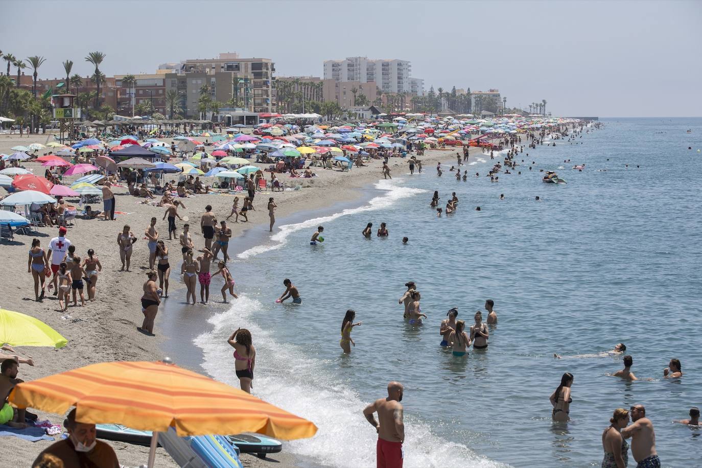 El litoral granadino se encuenta a mediados de julio con un ambiente estupendo y con unas cifras de ocupación esperanzadoras