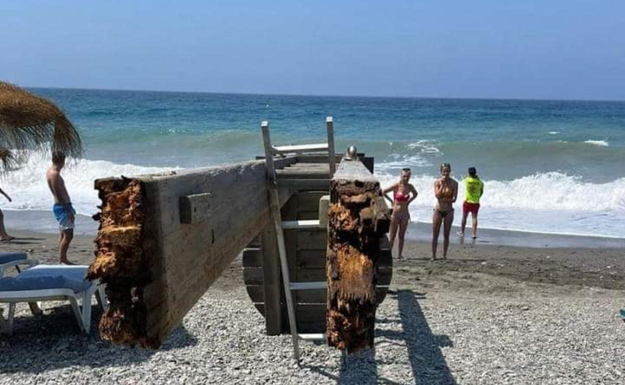 Imagen de la torre caída. 