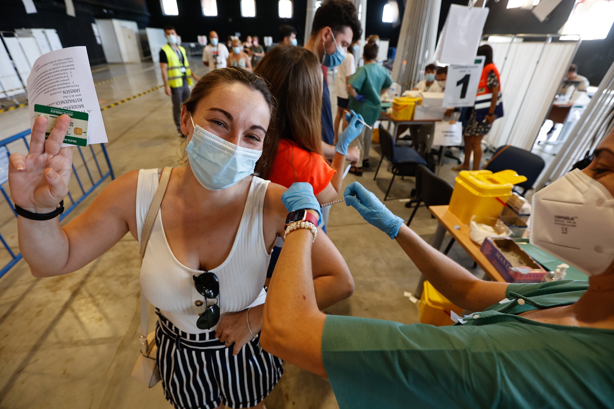 La vacunación avanza en Granada por nuevos grupos de edad