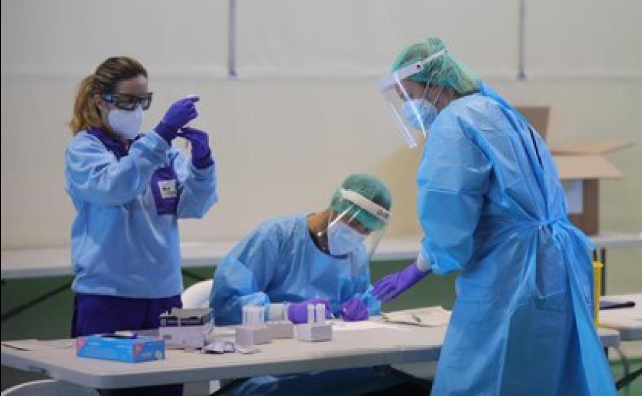 La incidencia en Andalucía sigue disparada y suma más de 3.000 casos por sexto día seguido