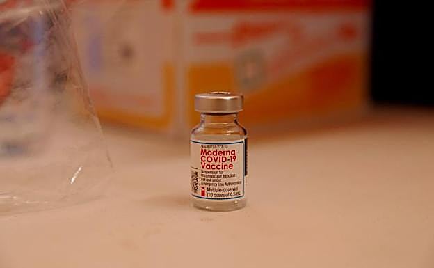 La EMA autoriza Moderna para los adolescentes de 12 a 17 años
