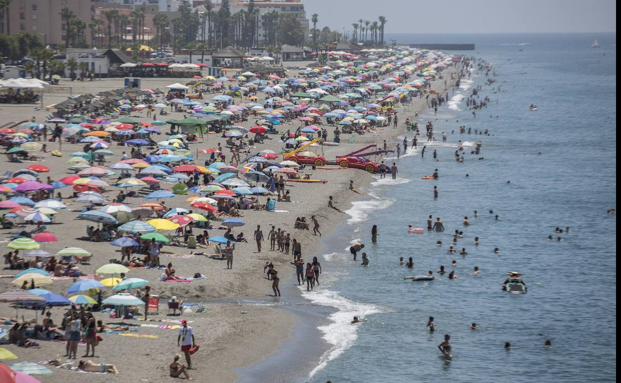 Salobreña pone en marcha refuerzos de vigilancia para el fin de semana