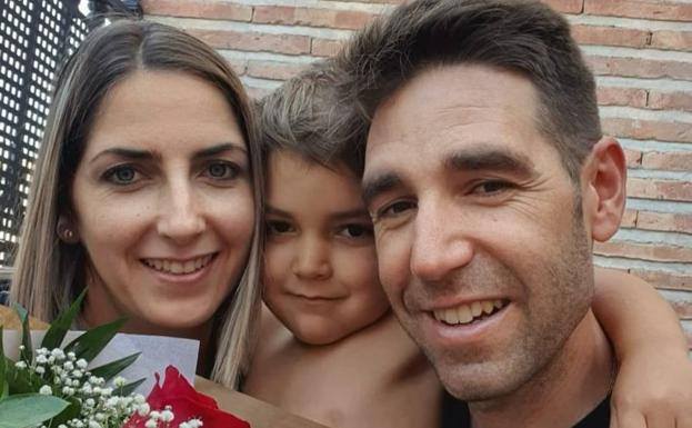 La familia de David Valero: «Ha demostrado lo grande que es»