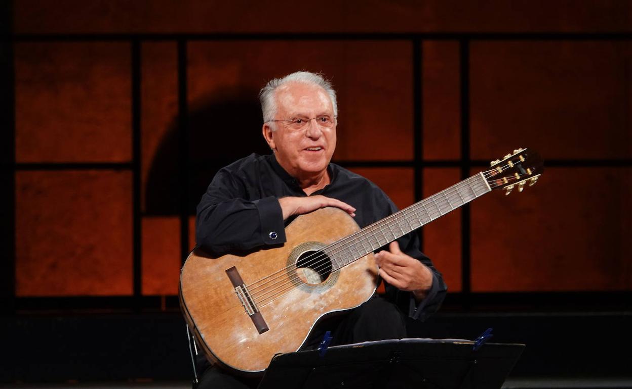 Pepe Romero, en el concierto que ofreció el año pasado en el Festival de la Guitarra.