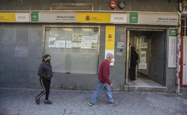 Aviso a los beneficiarios del subsidio de mayores de 52 años: el trámite para seguir cobrándolo