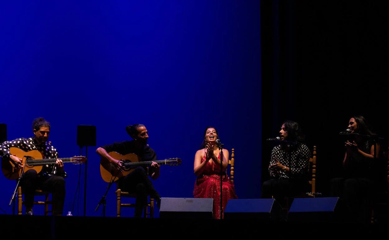 Rubén Campos, Antonio de la Luz, Soleá Morente, el Turry y Aroa Fernández, anoche en el Teatro Isabel La Católica.