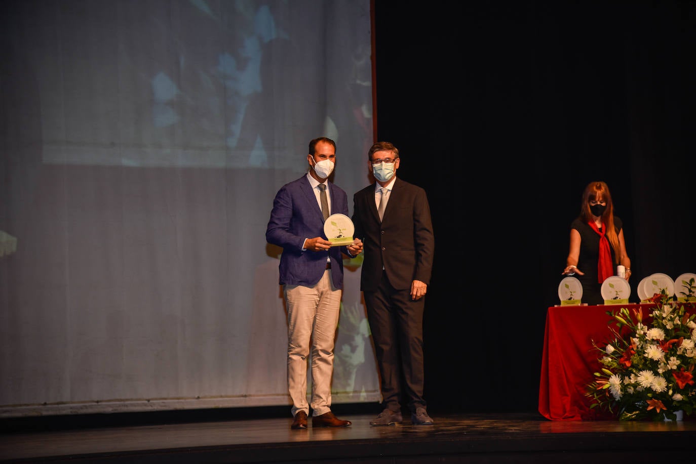 El Centro Cultural de Adra acogió este jueves una gala en la que se puso en valor al sector agroalimentario de la provincia de Almería