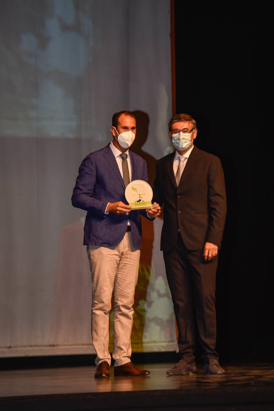 El Centro Cultural de Adra acogió este jueves una gala en la que se puso en valor al sector agroalimentario de la provincia de Almería