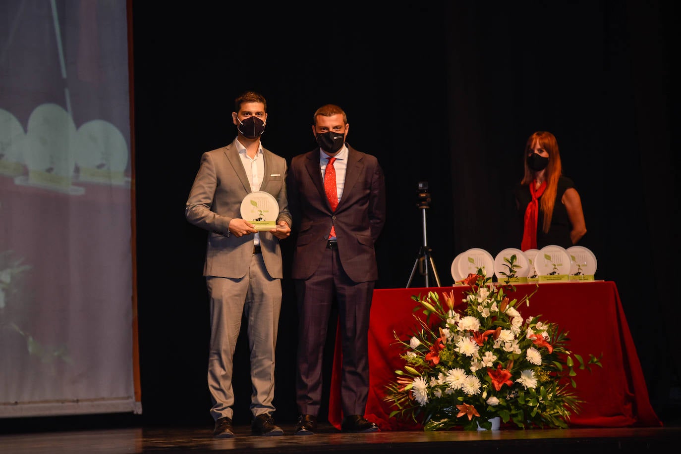 El Centro Cultural de Adra acogió este jueves una gala en la que se puso en valor al sector agroalimentario de la provincia de Almería