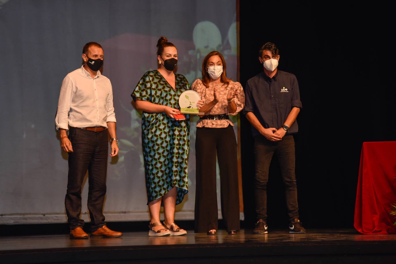 El Centro Cultural de Adra acogió este jueves una gala en la que se puso en valor al sector agroalimentario de la provincia de Almería