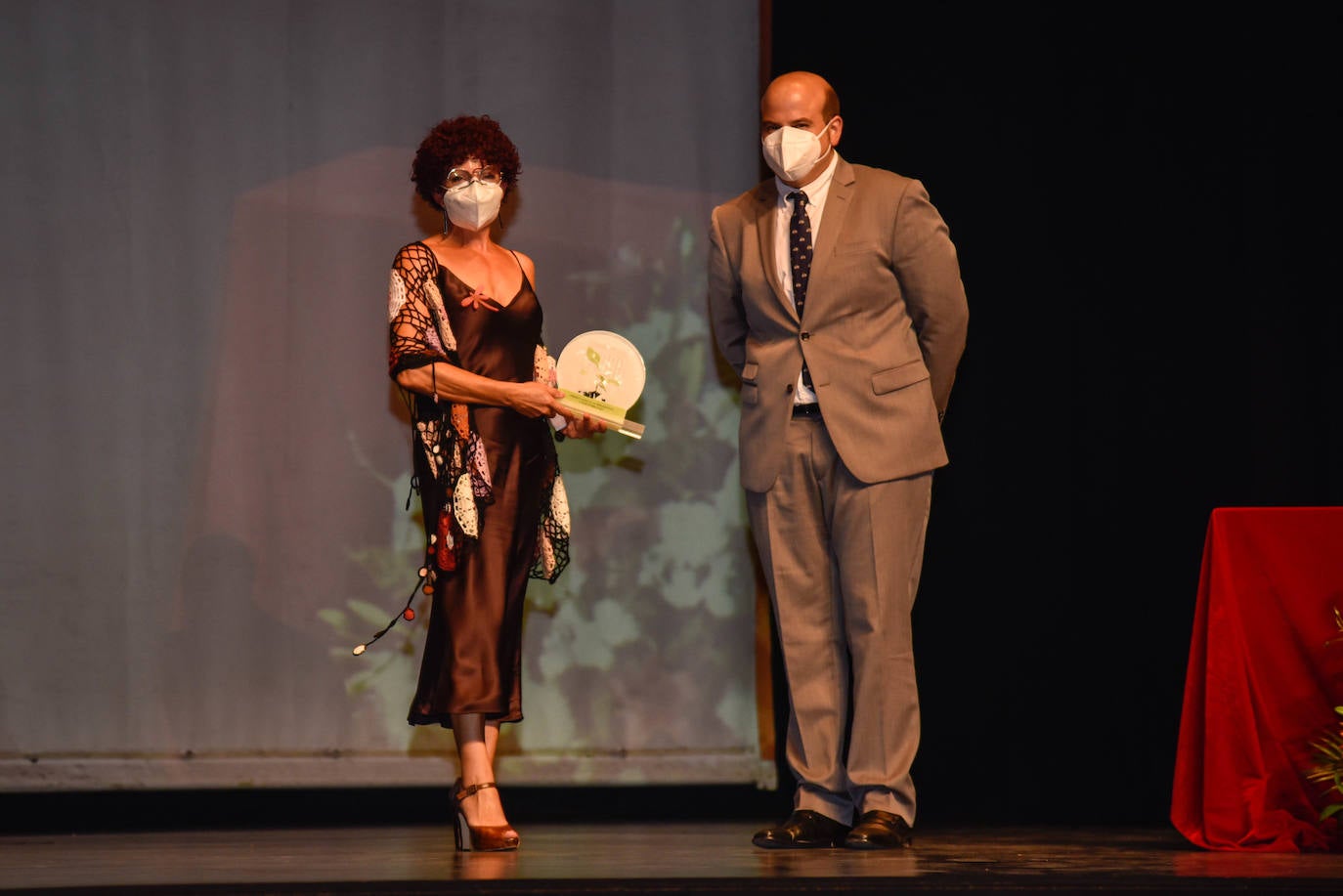 El Centro Cultural de Adra acogió este jueves una gala en la que se puso en valor al sector agroalimentario de la provincia de Almería