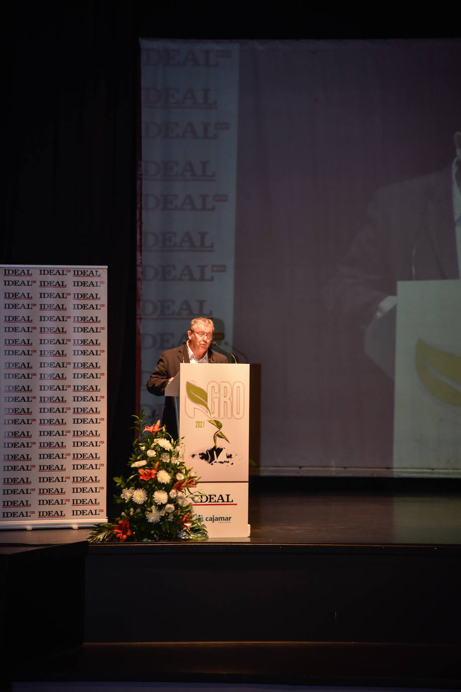 El Centro Cultural de Adra acogió este jueves una gala en la que se puso en valor al sector agroalimentario de la provincia de Almería