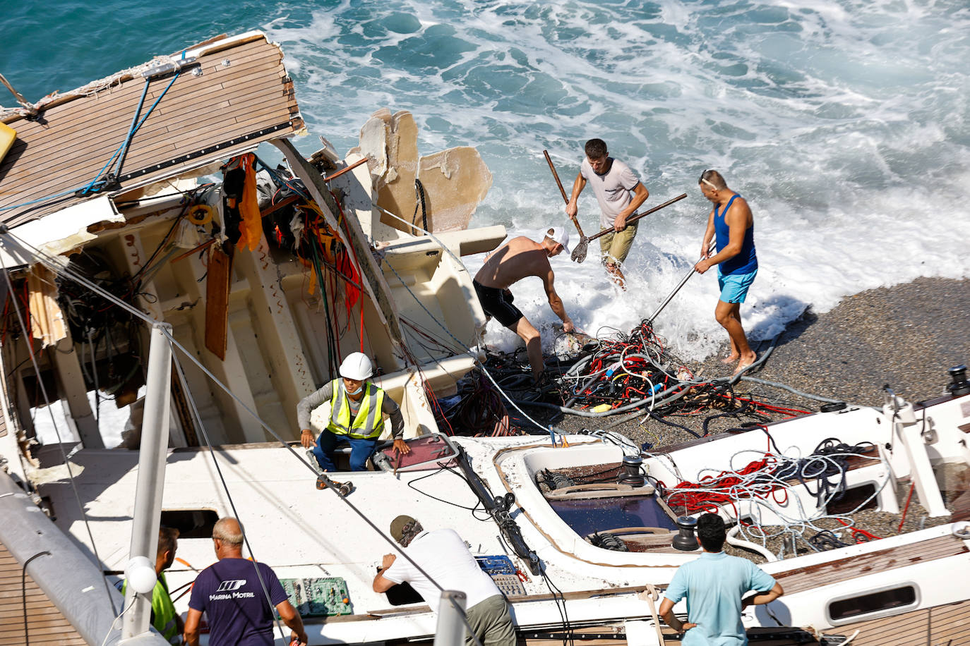 Así ha quedado la embarcación tras la pasada noche