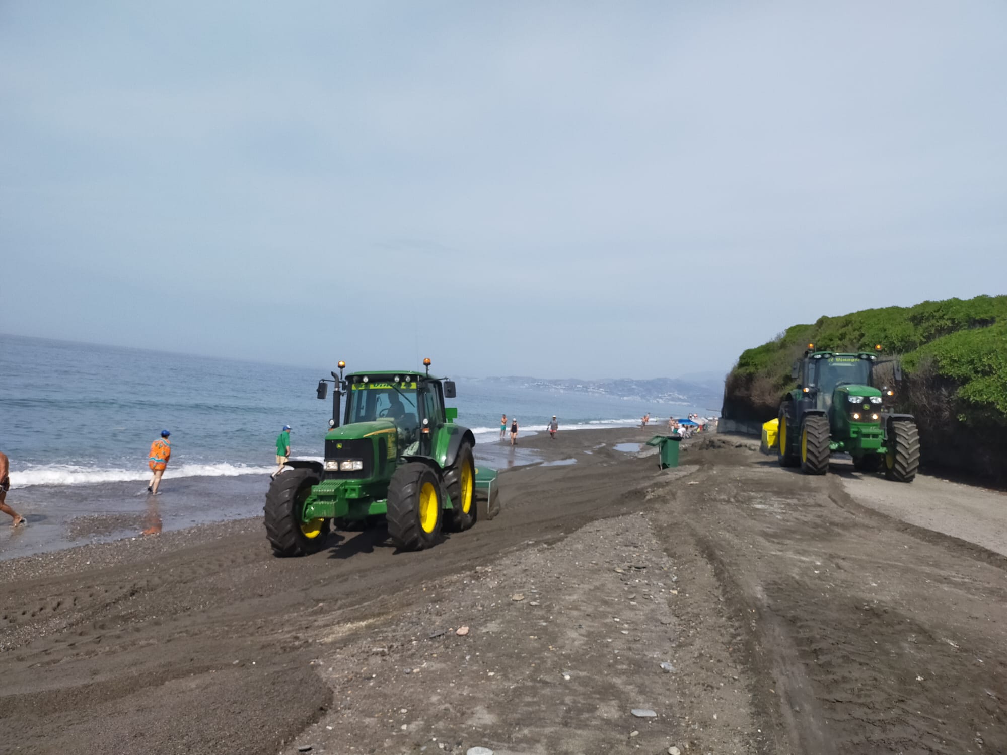 Vuelve el escalón a la popular playa motrileña