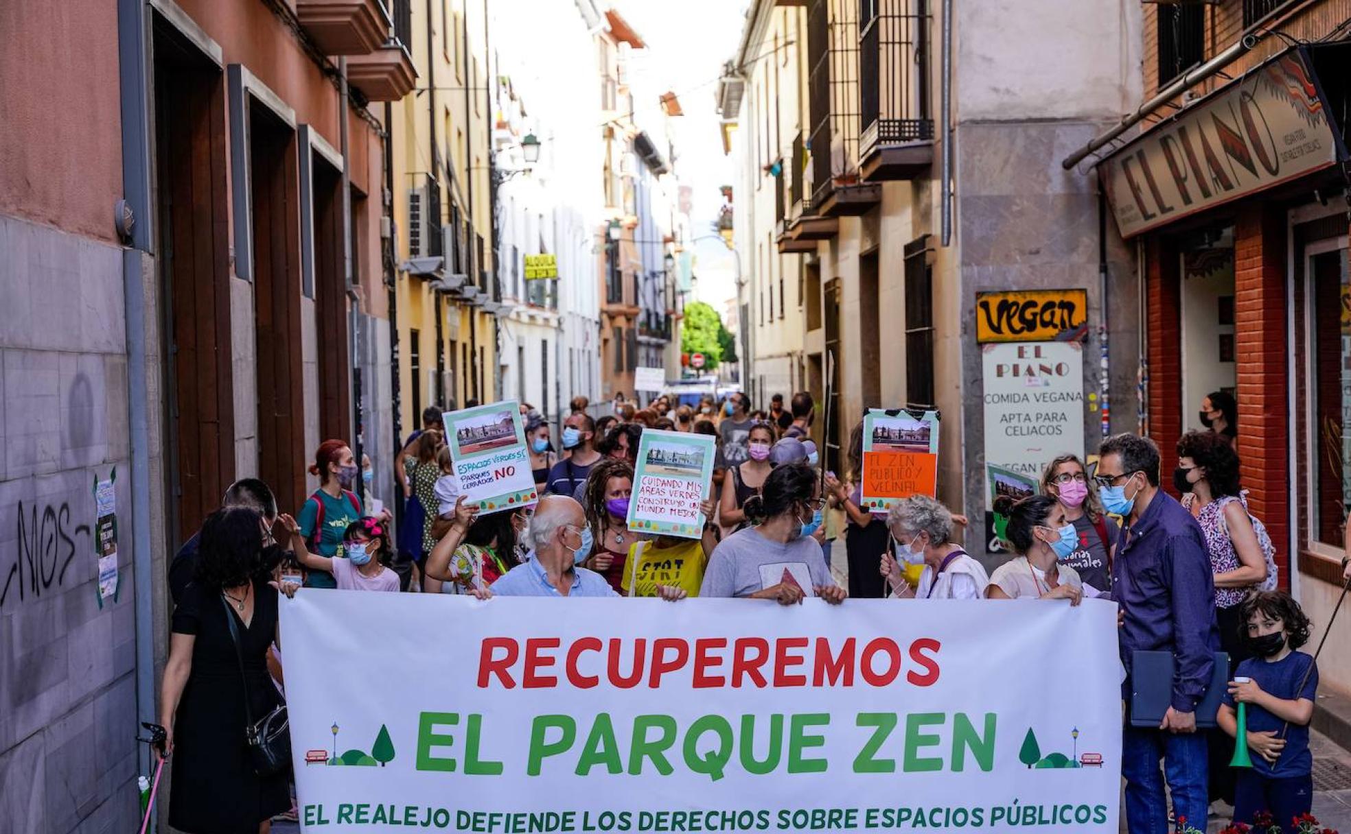 Manifestación en junio para pedir el arreglo del parque.