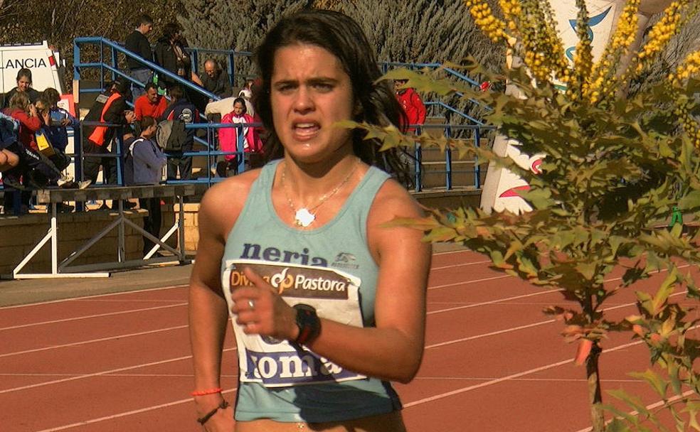 María Pérez marcha en una prueba del Campeonato de España en Guadix, en 2012, con solo 16 años.