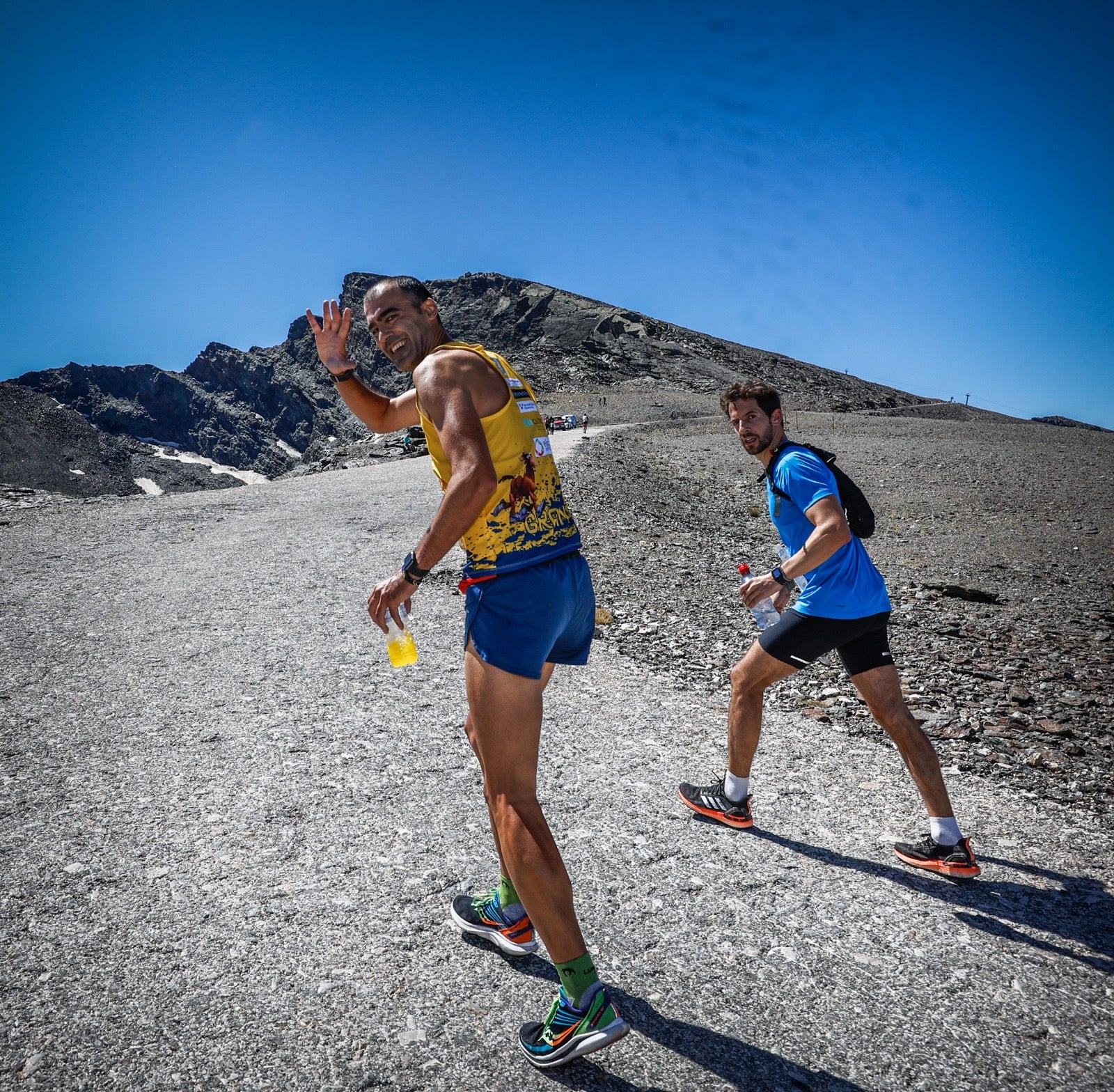 Los corredores han recorrido los 48,7 kilómetros entre Granada y el Veleta en la más emblemática carrera del calendario deportivo del verano en Sierra Nevada