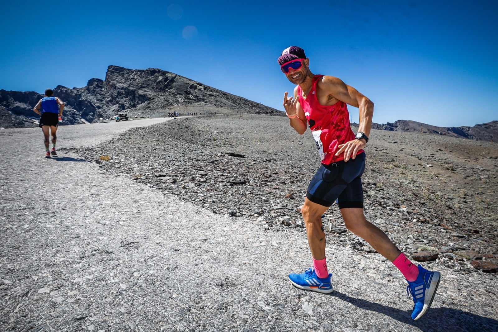 Los corredores han recorrido los 48,7 kilómetros entre Granada y el Veleta en la más emblemática carrera del calendario deportivo del verano en Sierra Nevada