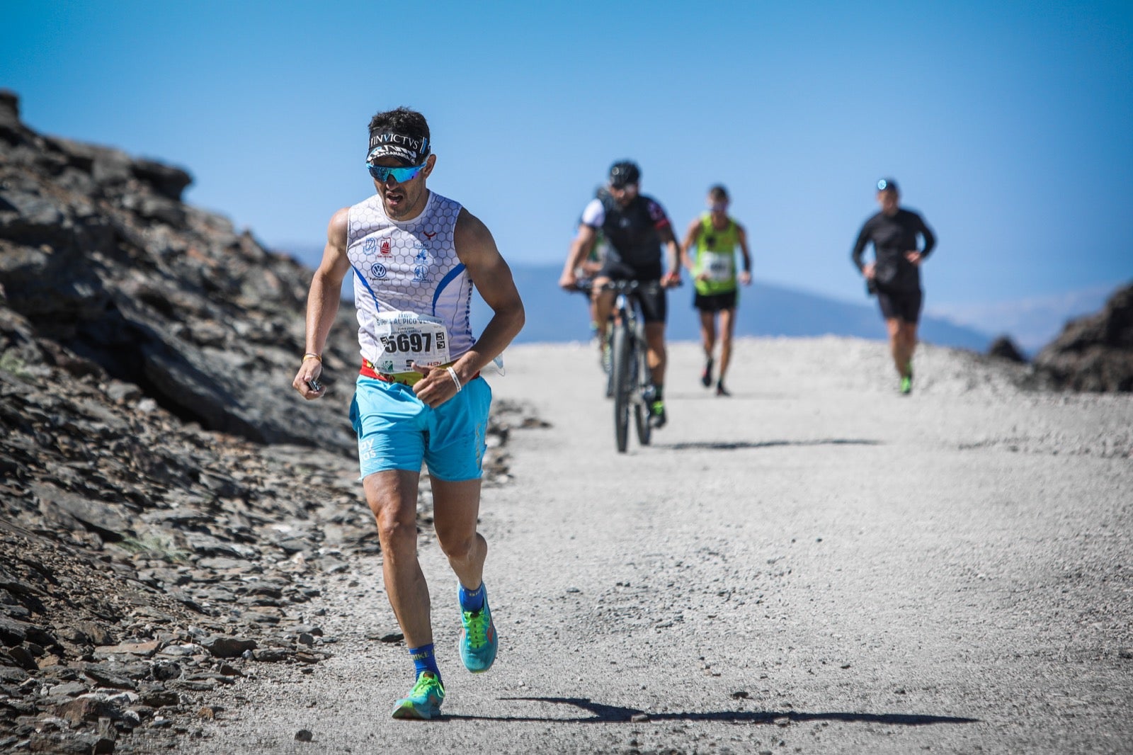 Los corredores han recorrido los 48,7 kilómetros entre Granada y el Veleta en la más emblemática carrera del calendario deportivo del verano en Sierra Nevada